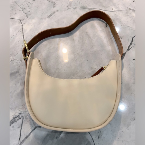 Sancia Yvette Half Moon Bag 🤍🌙 - Picture 3 of 7